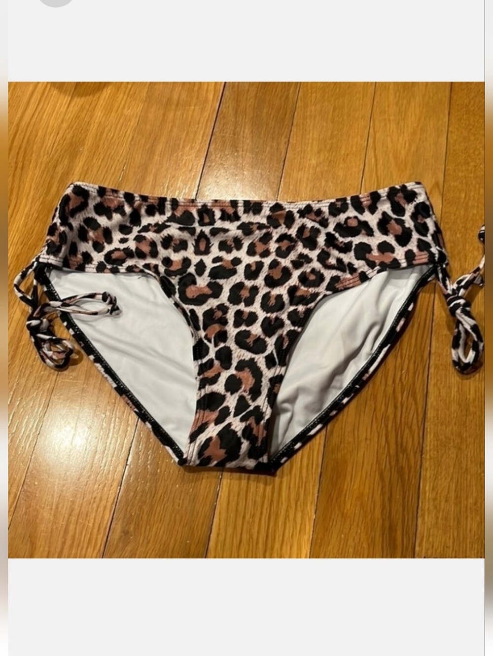NWOT Beachsissi leopard bikini bottoms